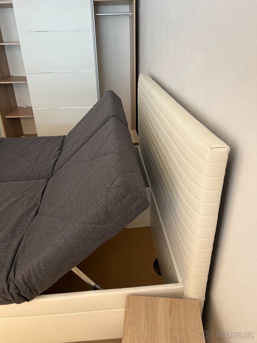 Čalouněná postel - 5