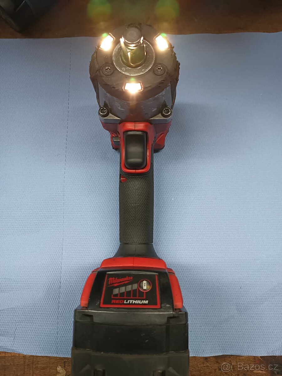 Aku rázový utahovák Milwaukee - 5