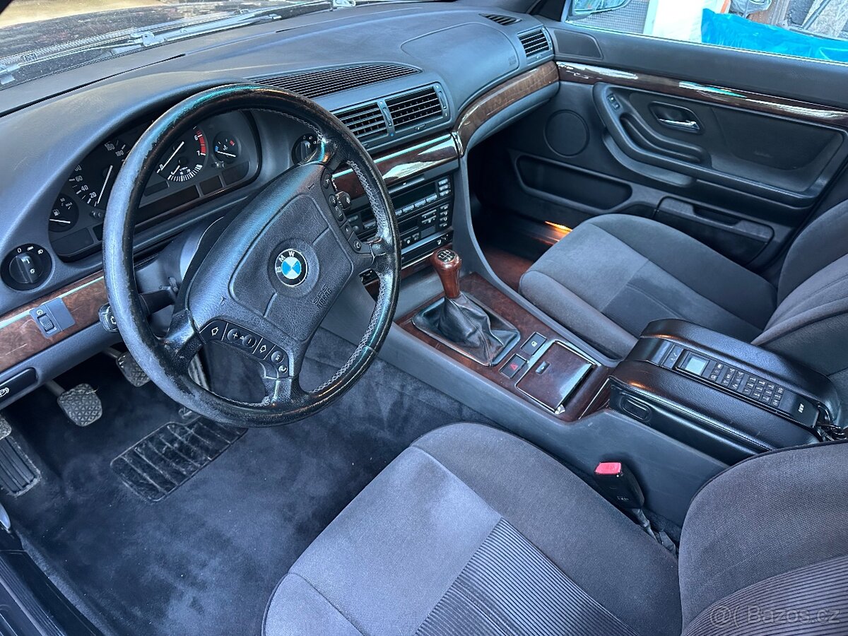 BMW e38 735i V8 manuál - 5