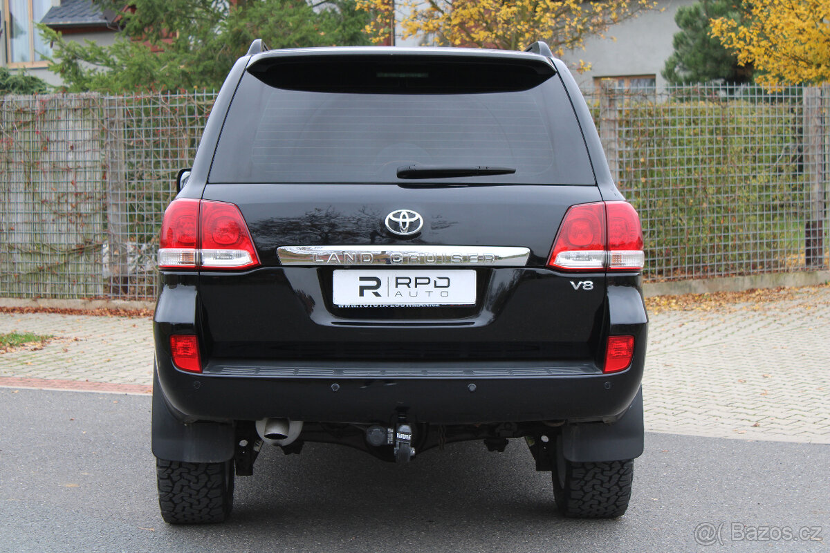 Toyota Land Cruiser 200 4.5 D4-D Luxury / 210 kW / Tažné