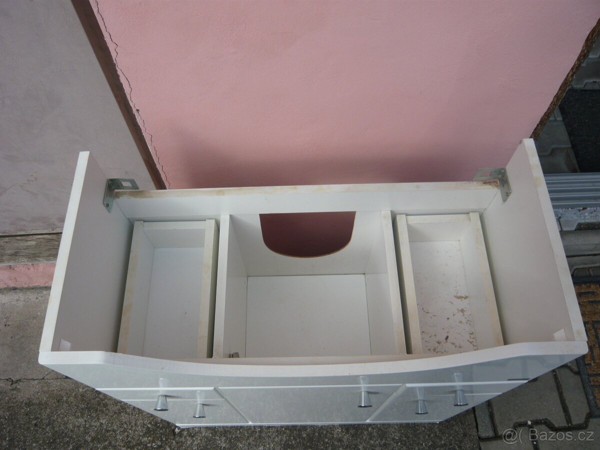 stolek umyvadlo zrcadlo - 5