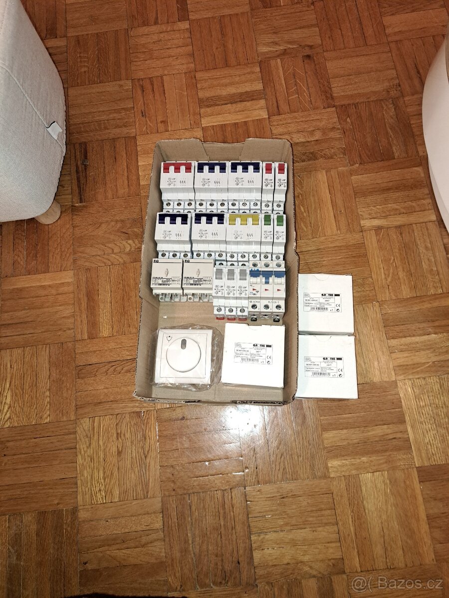Jističe, stykače,motorové,přepěťové ochrany, atd.. - 5