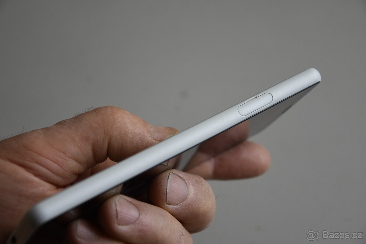 Sony Xperia 10 II bílý - 5