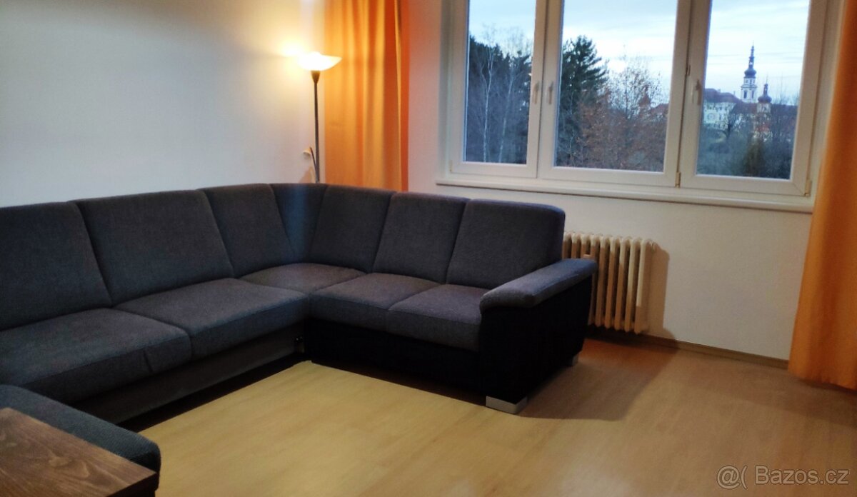 Dlouhodobě pronajmu zařízený a vybavený byt 2+1+ komora - 5