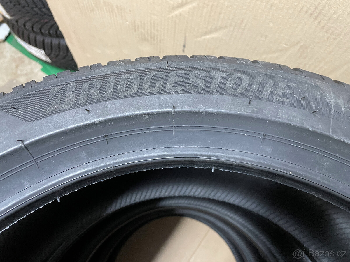 BRIDGESTONE BLIZZAK 6 235/45/18 98V XL FR DOT5024 - 5