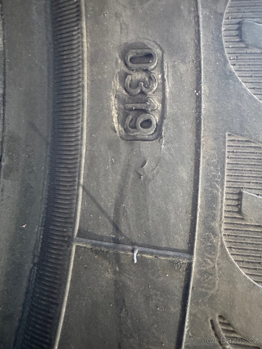 Goodyear 225/55r17 - 5