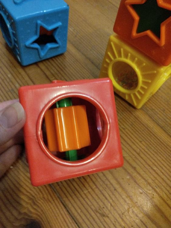 Plastové aktivní hračky - 5