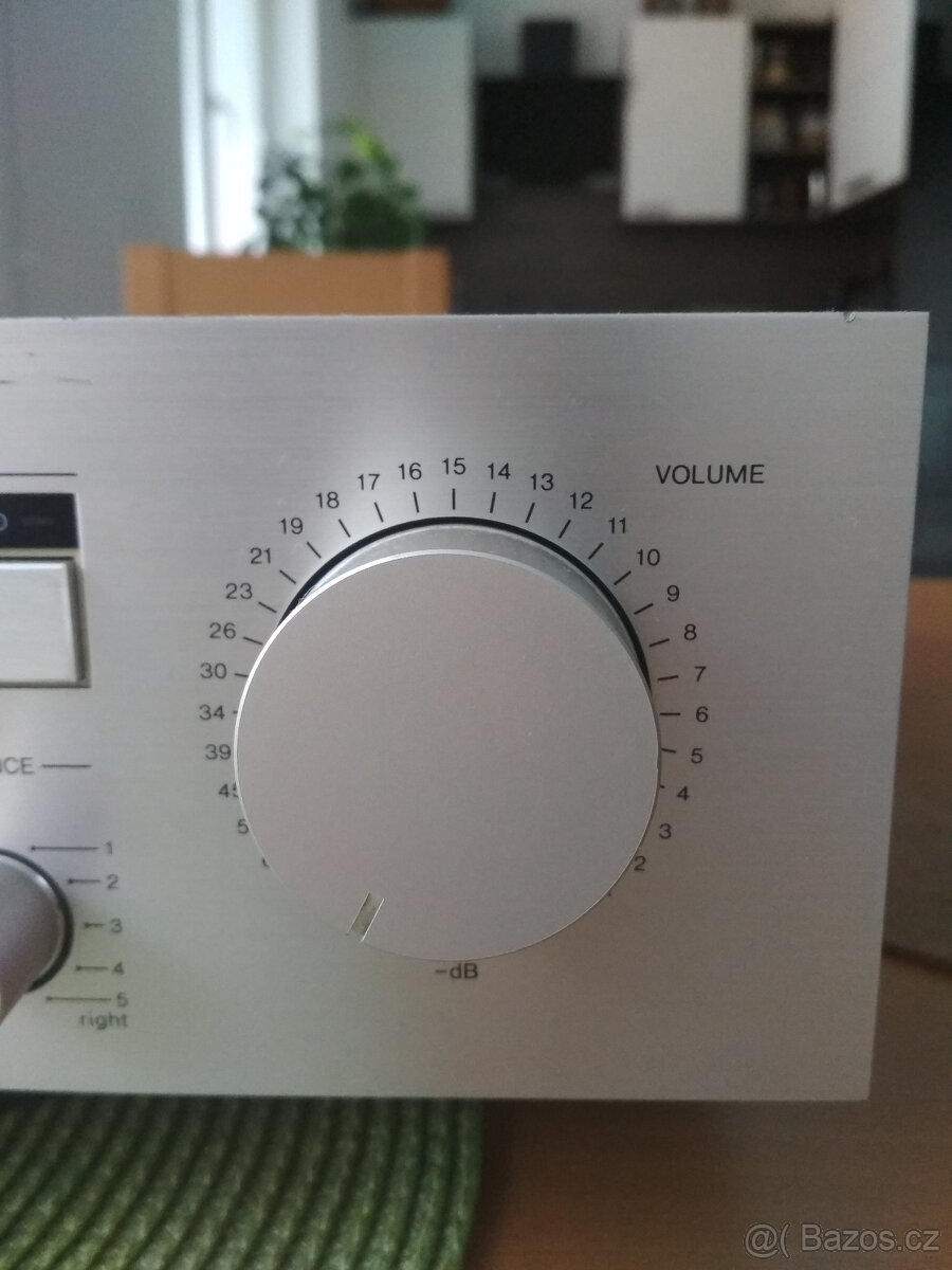 zesilovač Denon PMA-737 - 5