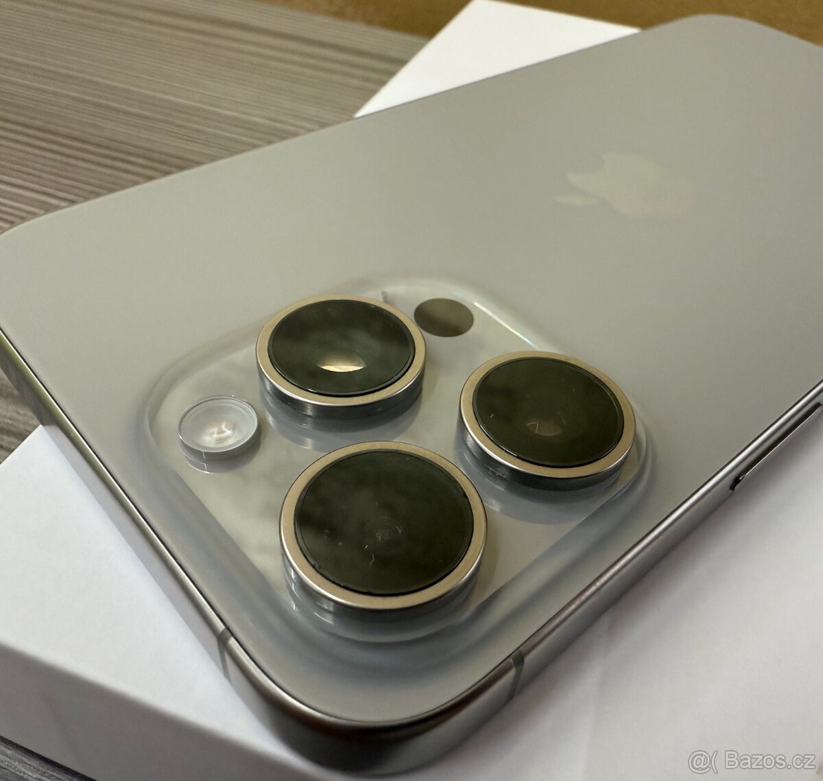 Apple iPhone 15 Pro Max 512GB přírodní titan, baterie 100% - 5