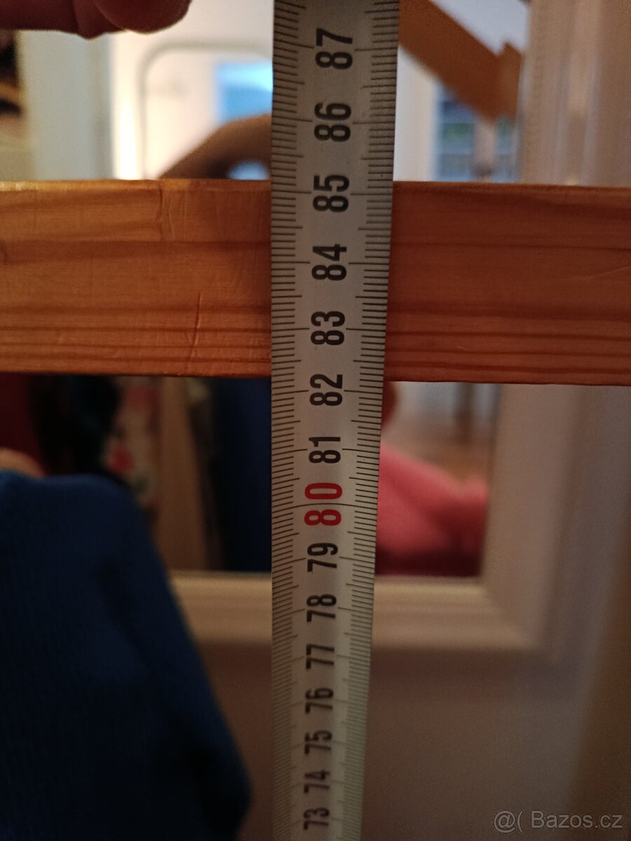 Domečkový věšák na oblečení - 5