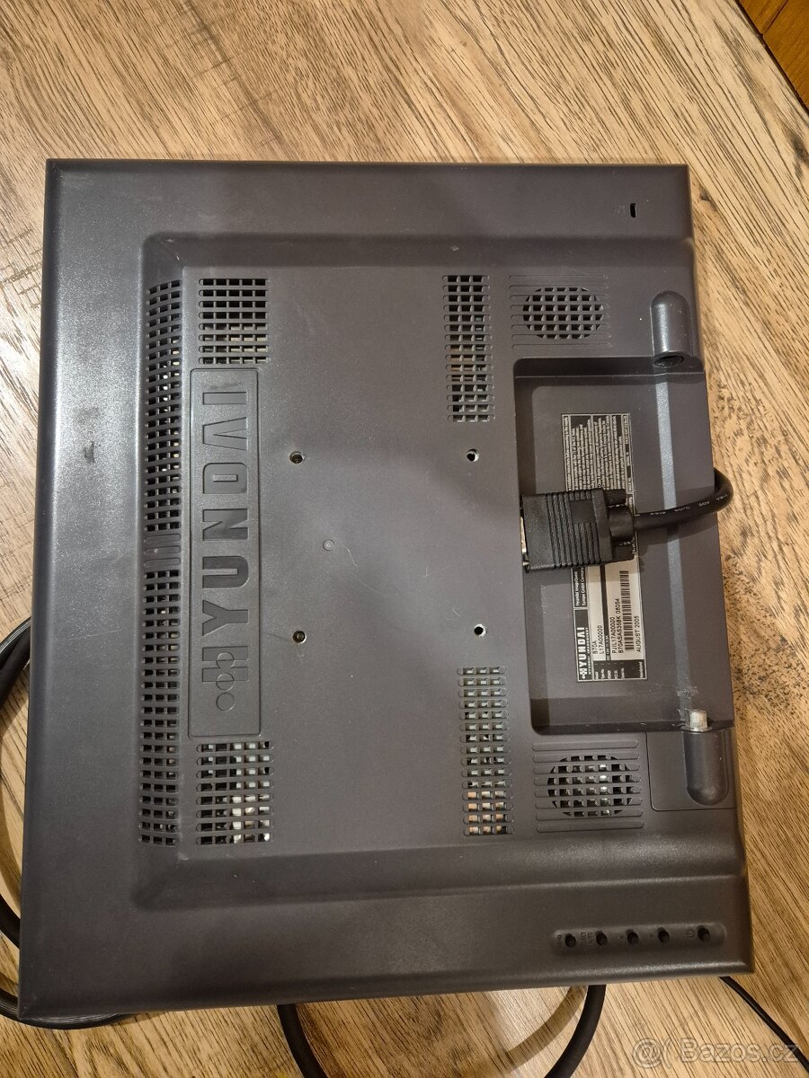 Prodám LCD monitor Hyundai B70A. - 5