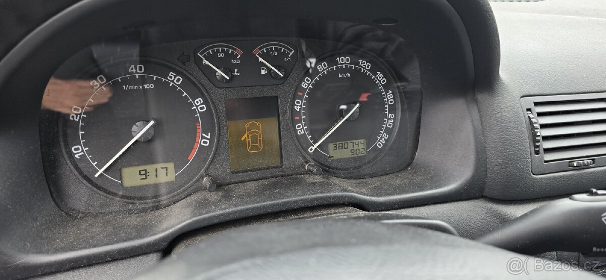 Škoda Octavia 1 facelift 1.6 benzín rok 2002 - 5