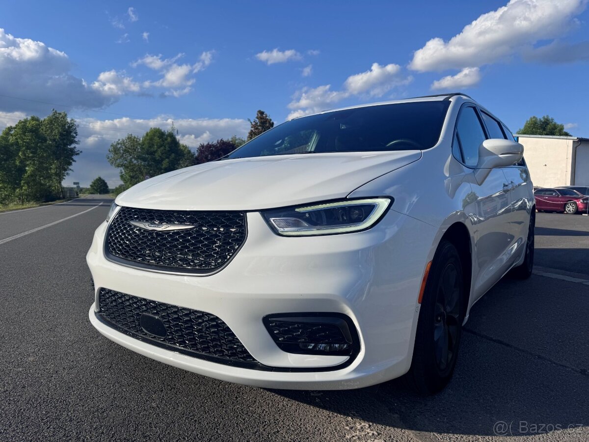 Chrysler Pacifica 3,6 Limited DVD Čočka 2021 DPH - 5
