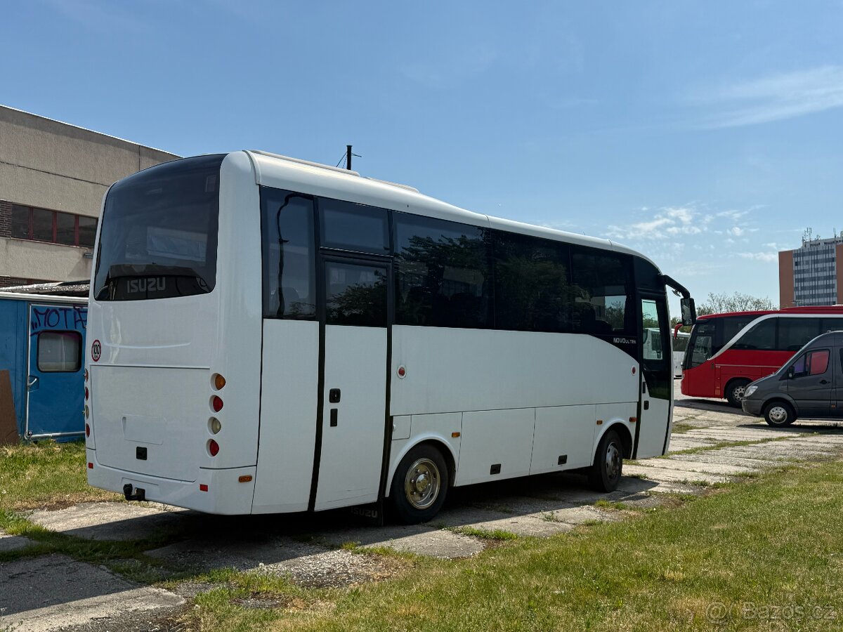 Isuzu Novo ULTRA -31míst - 5