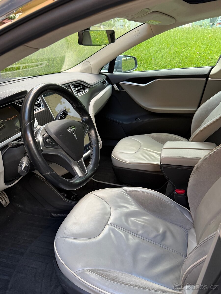 Tesla model S P85 - ZDARMA nabíjení SC01 - 5