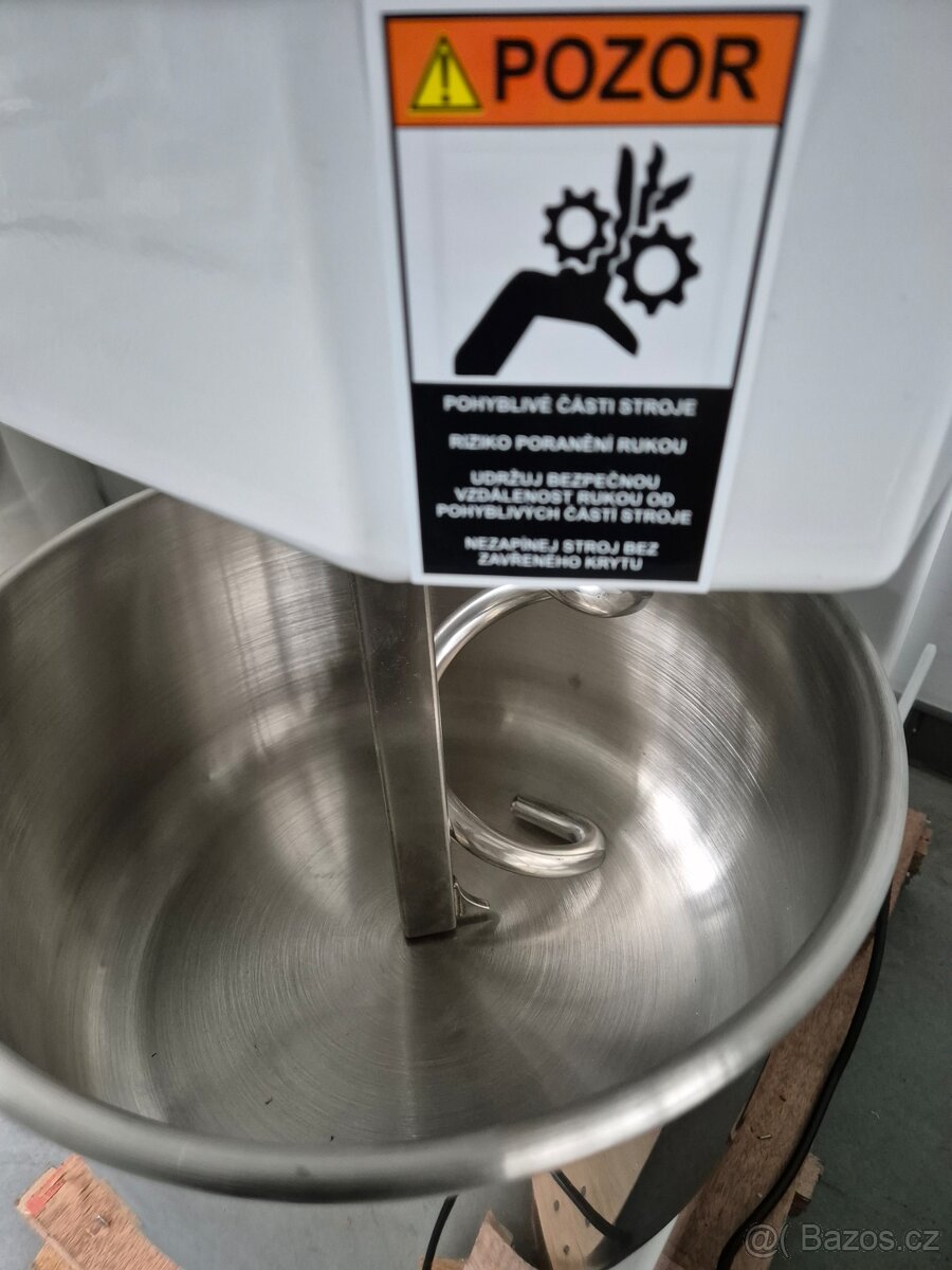 HNĚTAČ TESTA SPIRÁROLVÝ HNĚTAČ TĚSTA 30 L - 5