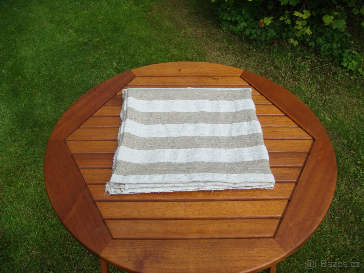 prodám 2x starou pevnou pruhovou látku kus za 500kč - 5