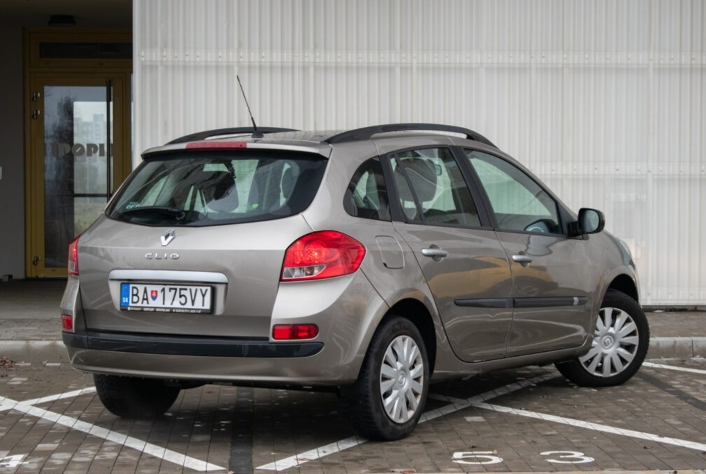 Renault Clio Grandtour 1.2 SK / 1.majiteľ - 5