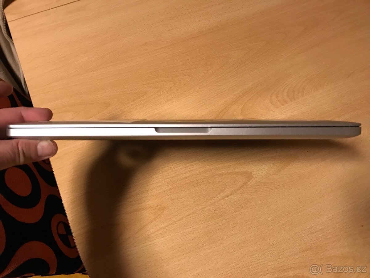 MacBook 13 256GB + pouzdro - 5