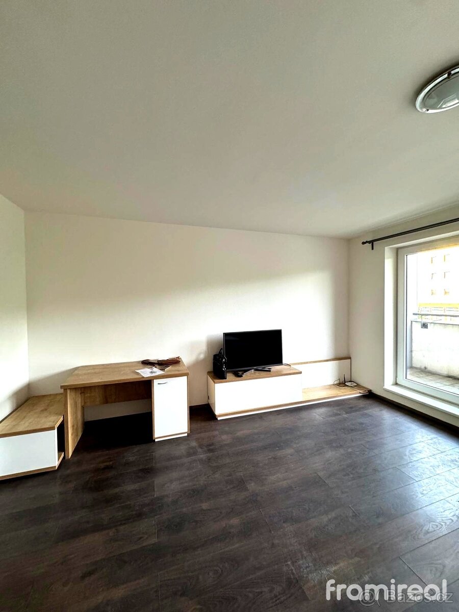 Pronájem ateliéru 1+kk, 46 m² - Brno - Židenice, ev.č. 01946 - 5