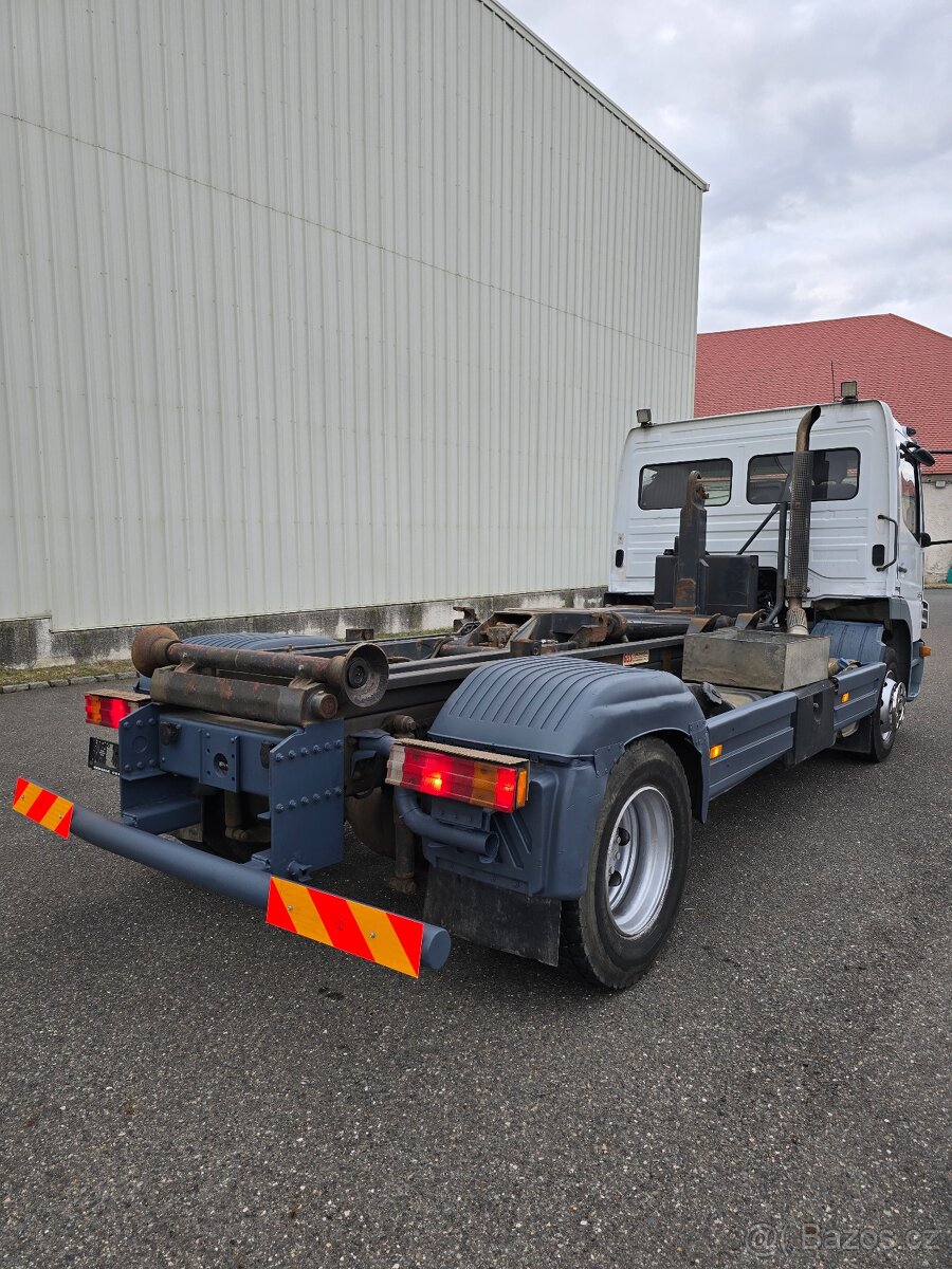 Mercedes Atego 1529. Hákový nosič kontejnerů - 5