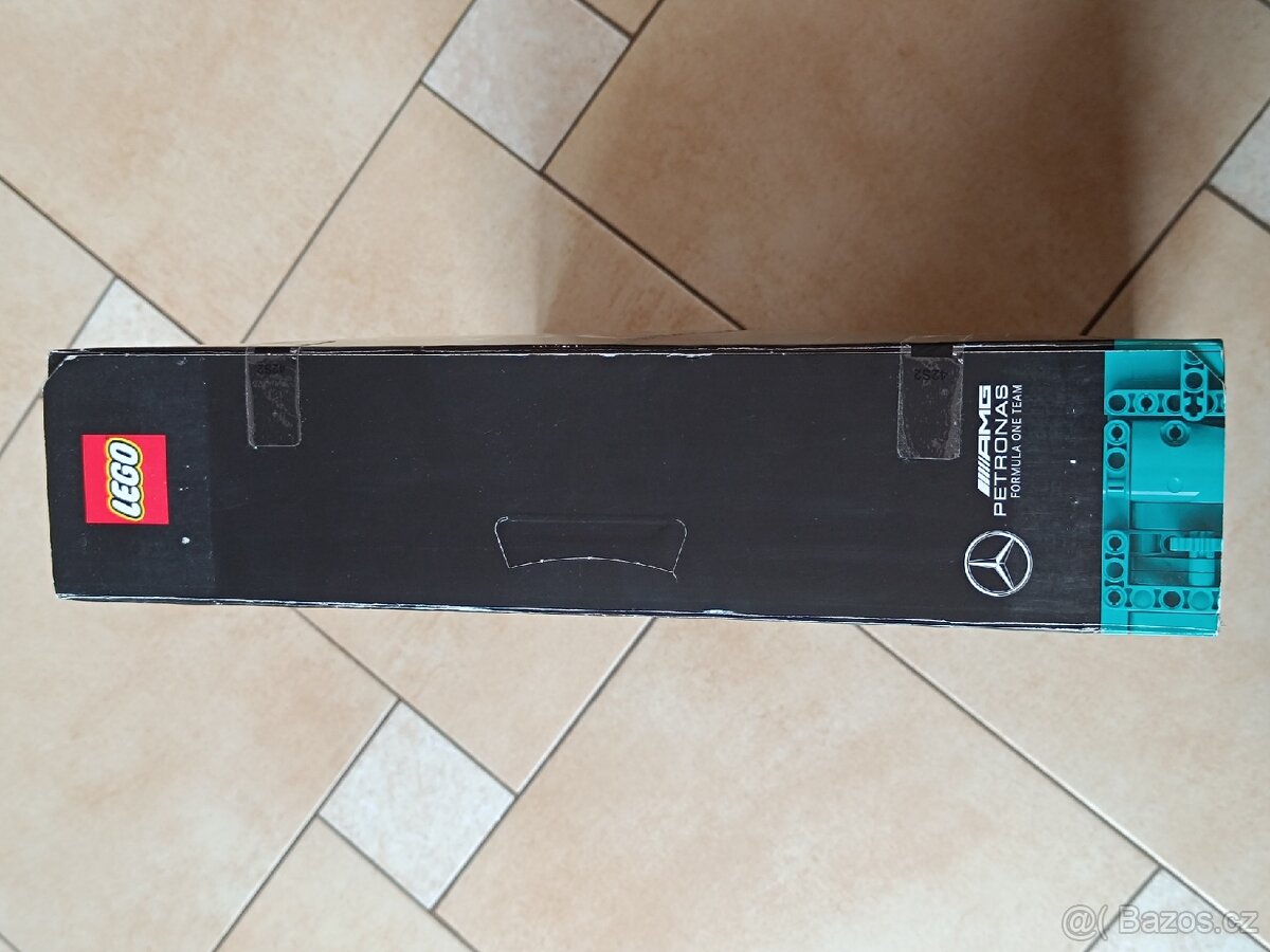 LEGO Technic 42171 Mercedes - 5