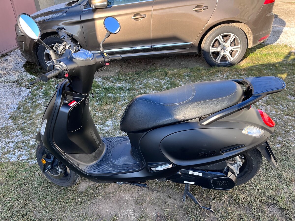 Sym Fiddle 125 skútr v retro stylu - 5