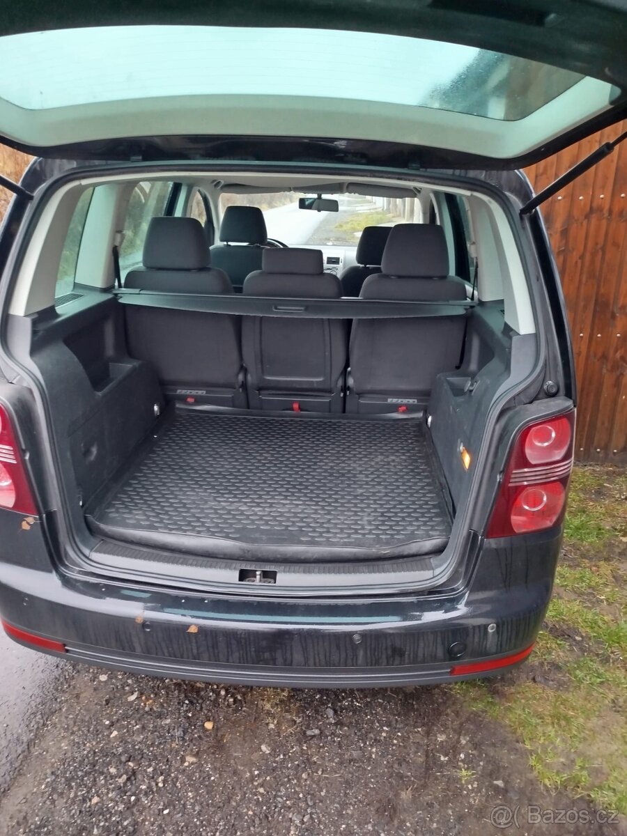 Volkswagen Touran 2.0TDI - 5