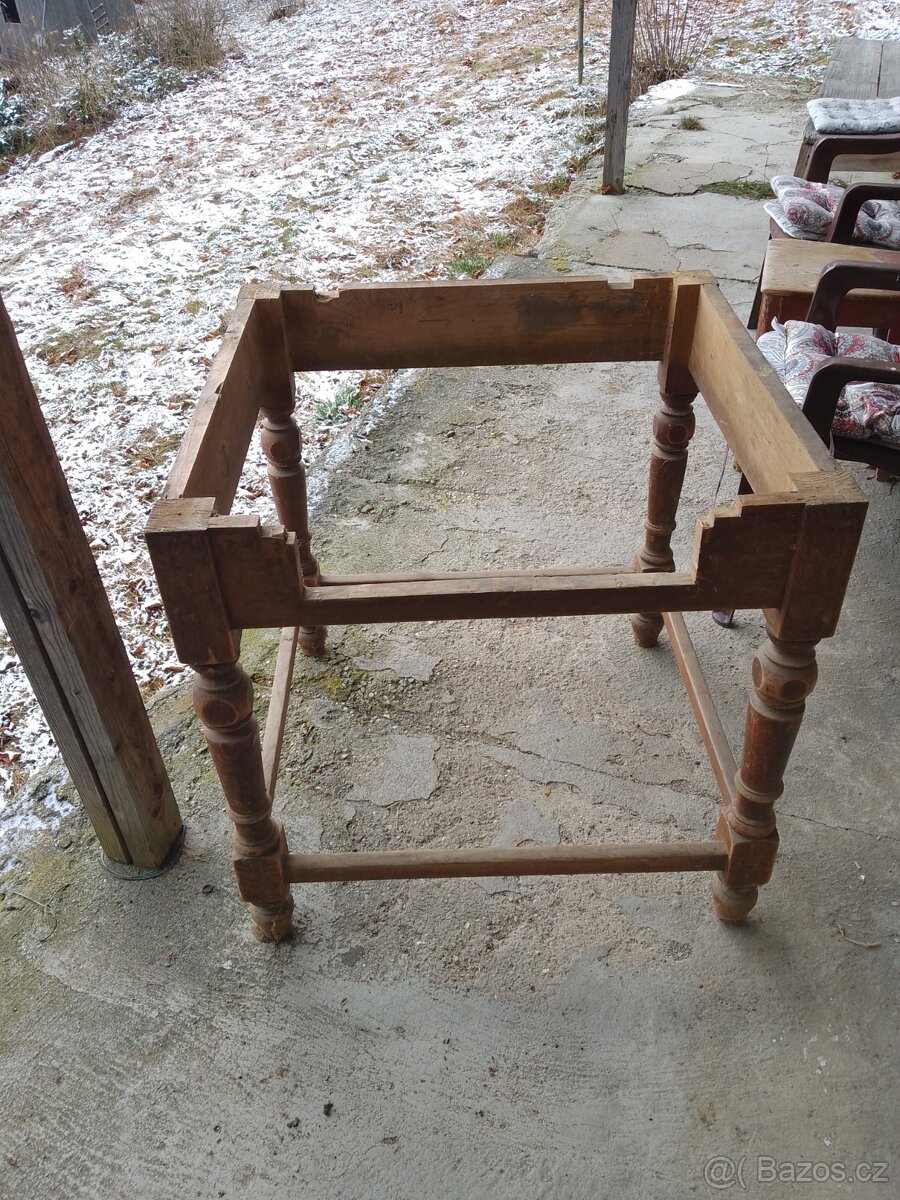 Starý dřevěný stůl - 5