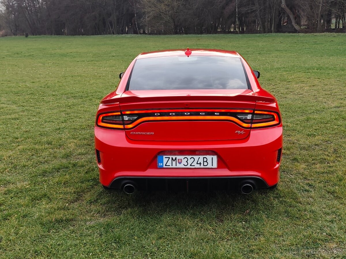 Dodge charger 5.7 HEMI R/T 276kw rok vyroby 2020 - 5