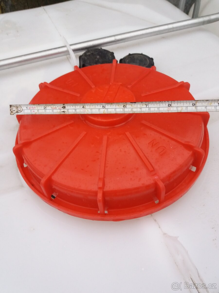 600 litrová IBC nádrž - 5