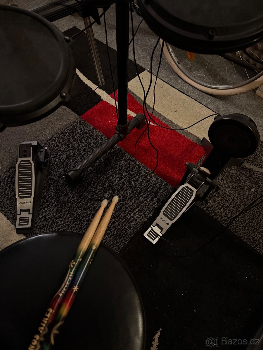 Elektronické bicí Alesis DM6 - 5