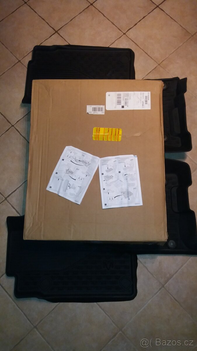 DODGE RAM - ČERNÉ GUMOVÉ KOBERCE MOPAR - 5