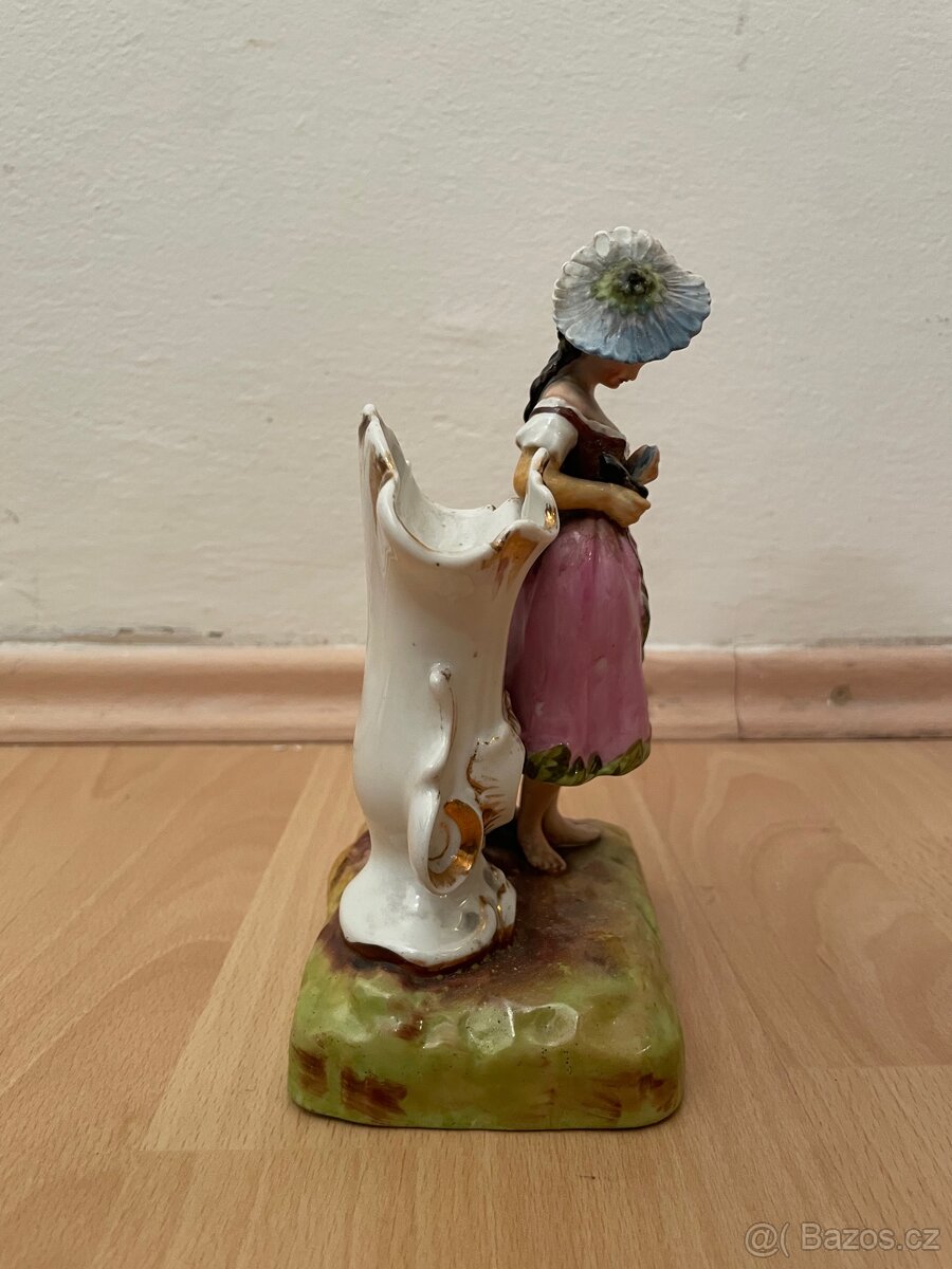 Porcelánová soška Loket - 5