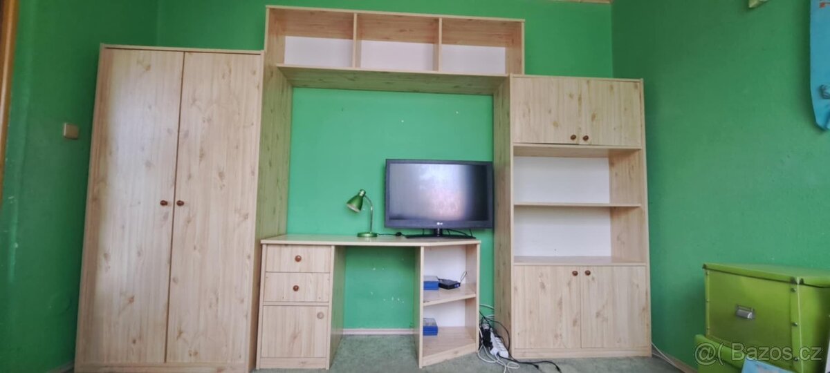 Nábytek do dětského pokoje, skříně, stůl - 5