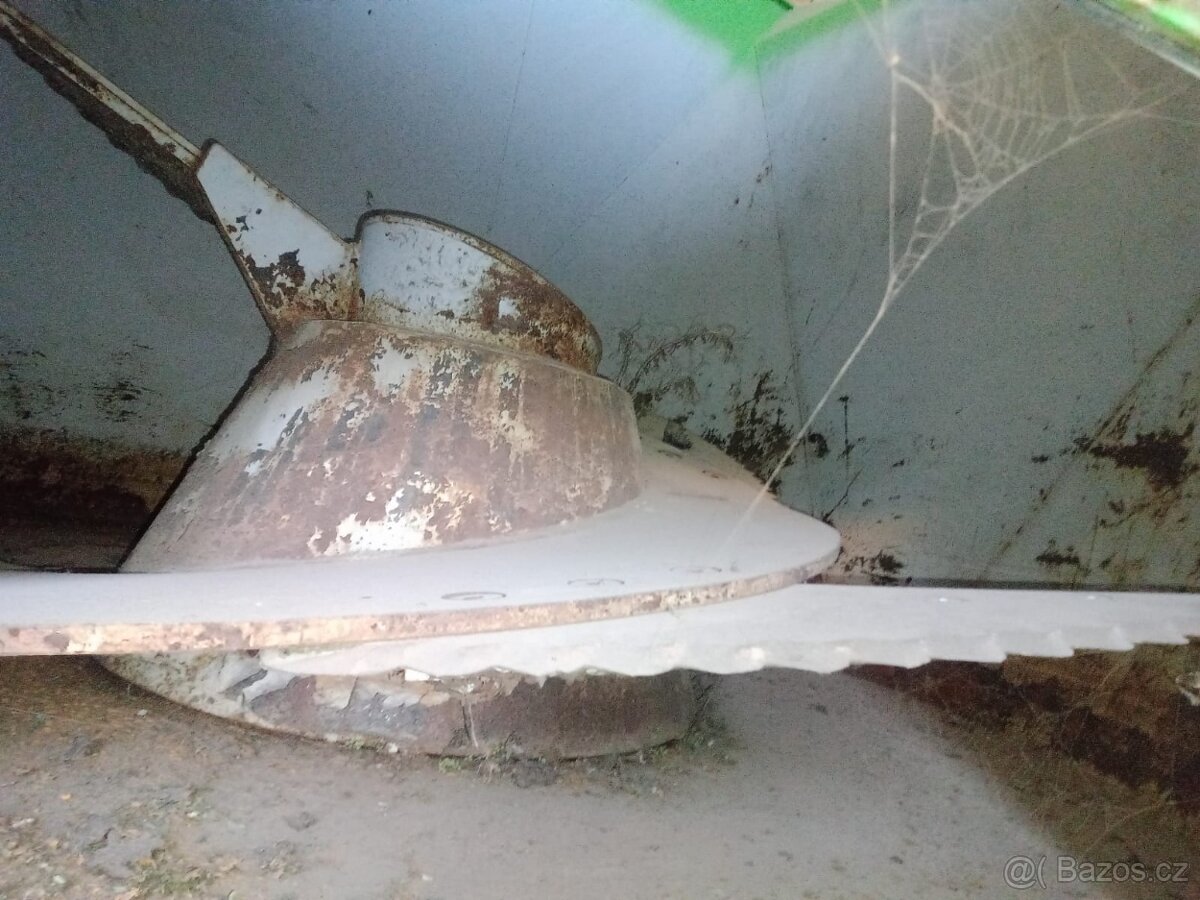 Prodám míchací krmný vůz - 5