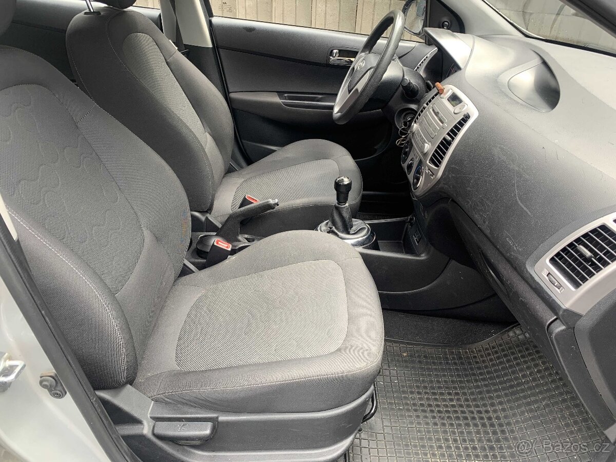 Hyundai i20 1.25 57 kW TAŽNÉ Z. r.v. 2012 - 5