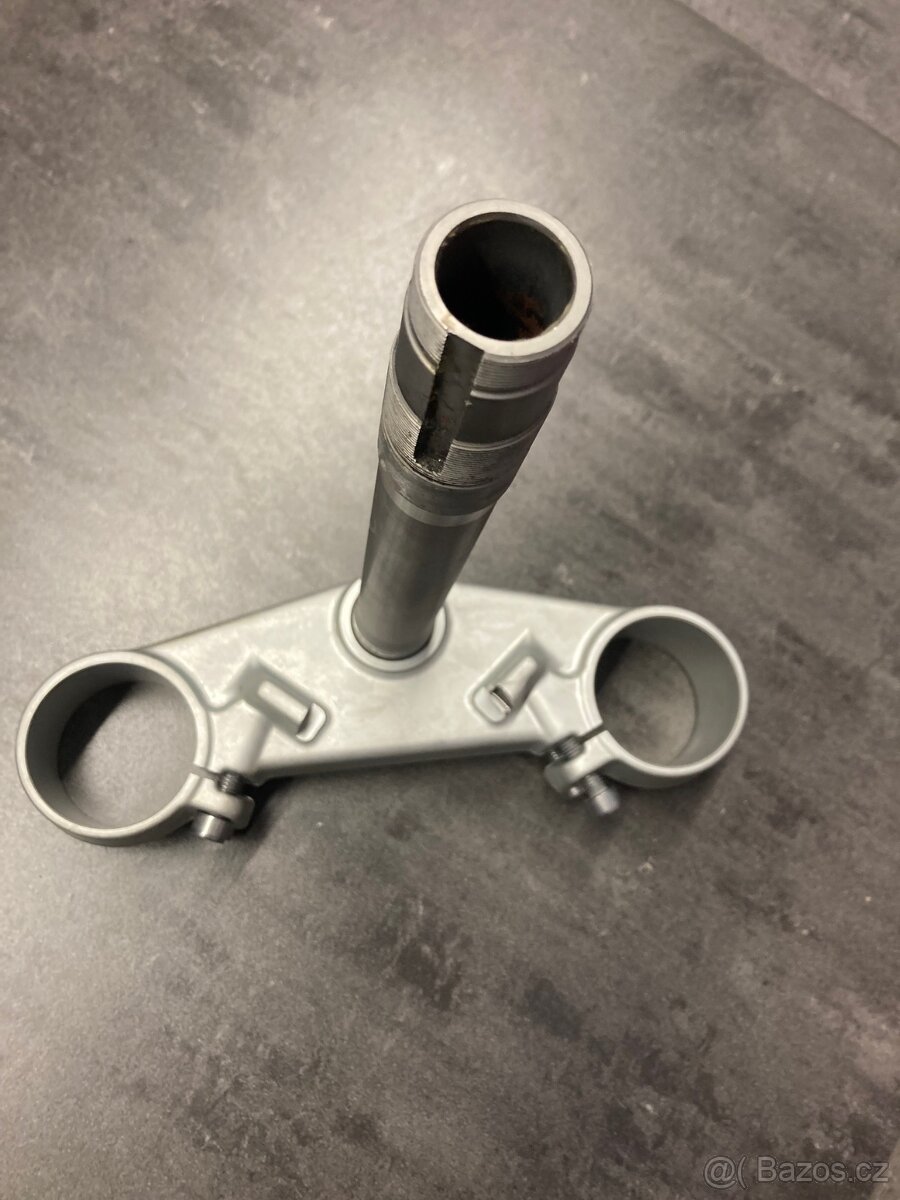 spodný okuliar Triumph Tiger 800 - 5