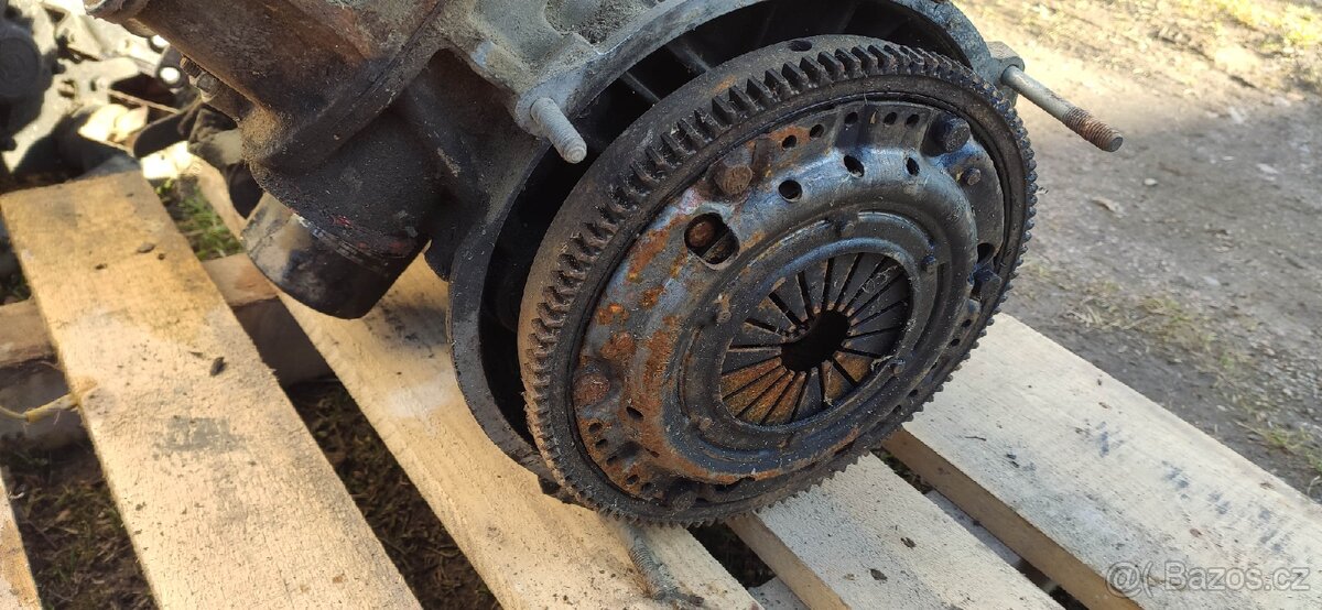 Prodám motor škoda 120ls - 5