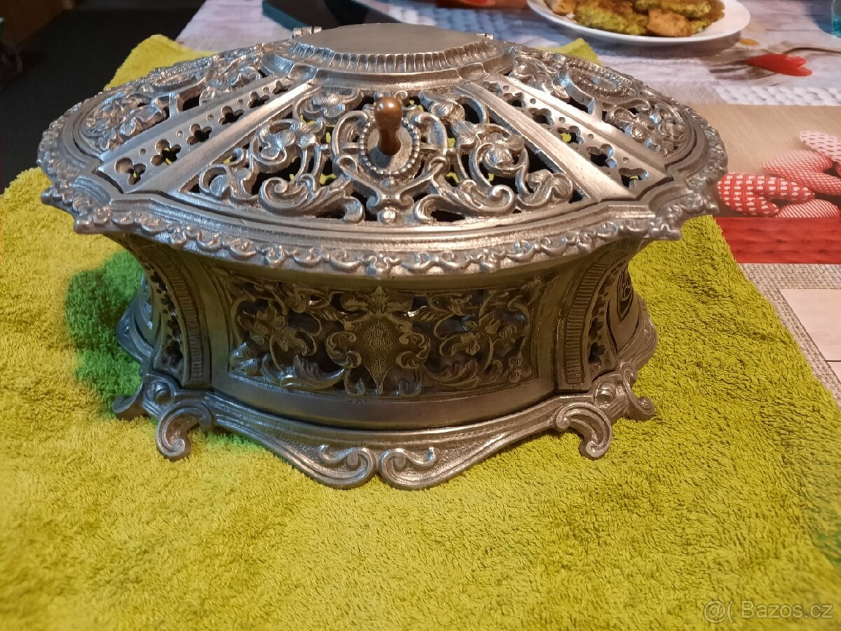 Stará cínová šperkovnice - 5