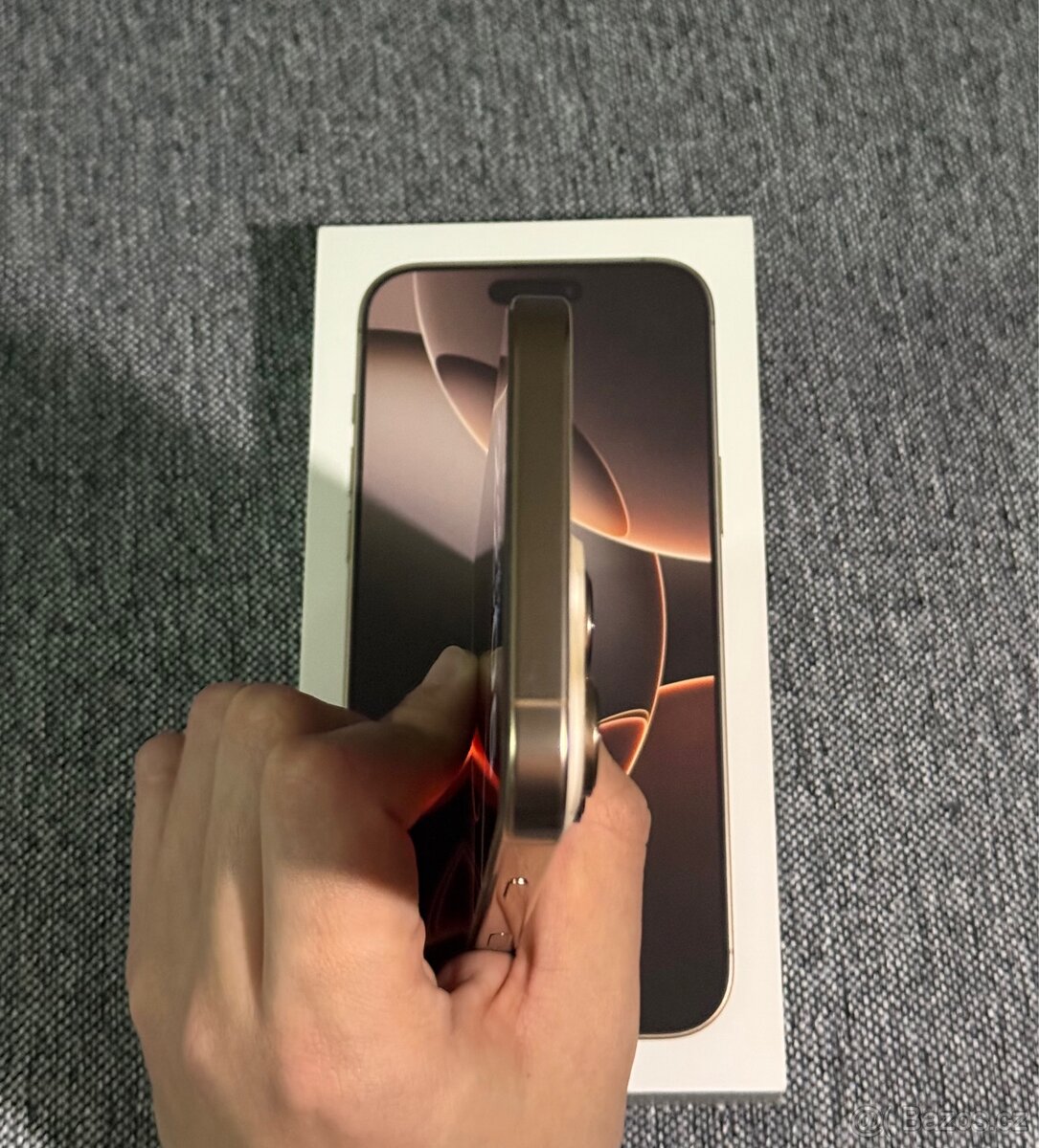 iPhone 16 Pro Max 512GB. Ideálni stav - 5