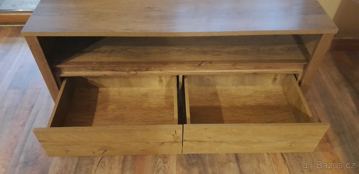 Tv stolek, police - 5