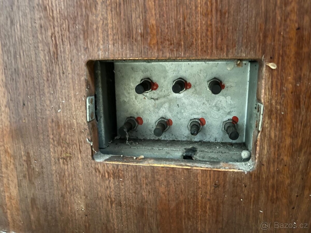 Historický radiotelevizor Tesla 4002A, vyrobený 1954 - 5