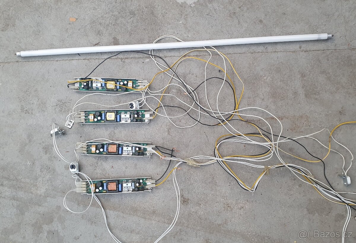 Isuzu - trafa na zářivky - 5