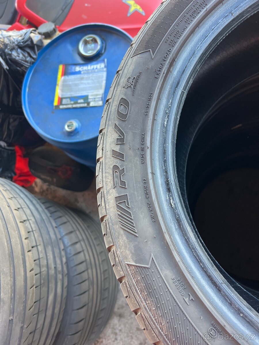 Pneu 215/50r17 - 5