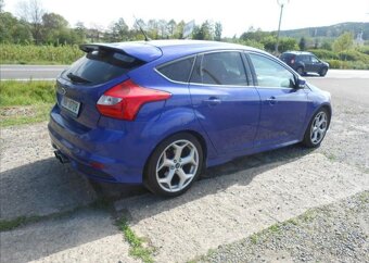 Ford Focus 2,0 ST 184 kW Serviska benzín - 5