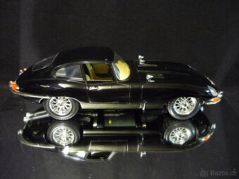 Jaguar E Type Coupe černý Bburago 1/18 - 5