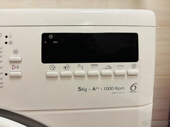 Pračka Whirlpool úzká, na 5kg - 5