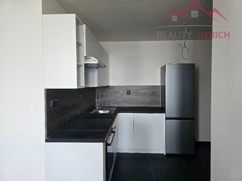 Pronájem bytu 3+kk, rekonstrukce, 65 m2, Žižkovo náměstí - A - 5