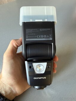 Olympus FL-900R - profesionální externí blesk - 5
